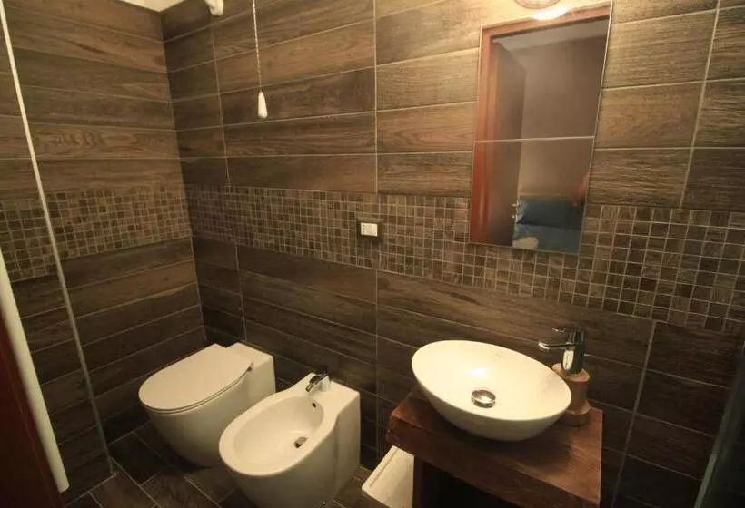 تختخواب و صبحانه Il Rifugio Degli Artisti