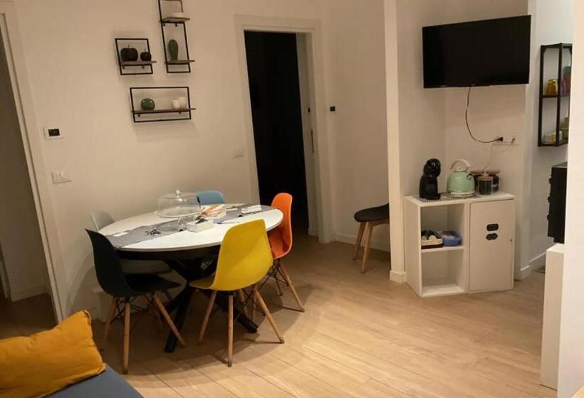 تختخواب و صبحانه The Corner 180 Suite