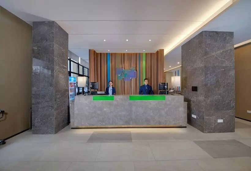 Hotelli Holiday Inn Express Zhangjiagang East, An Ihg
