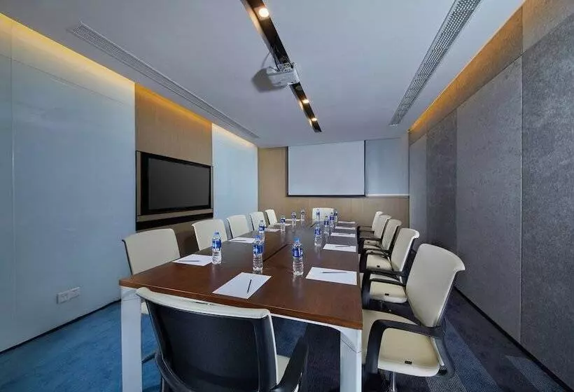 Hotelli Holiday Inn Express Zhangjiagang East, An Ihg