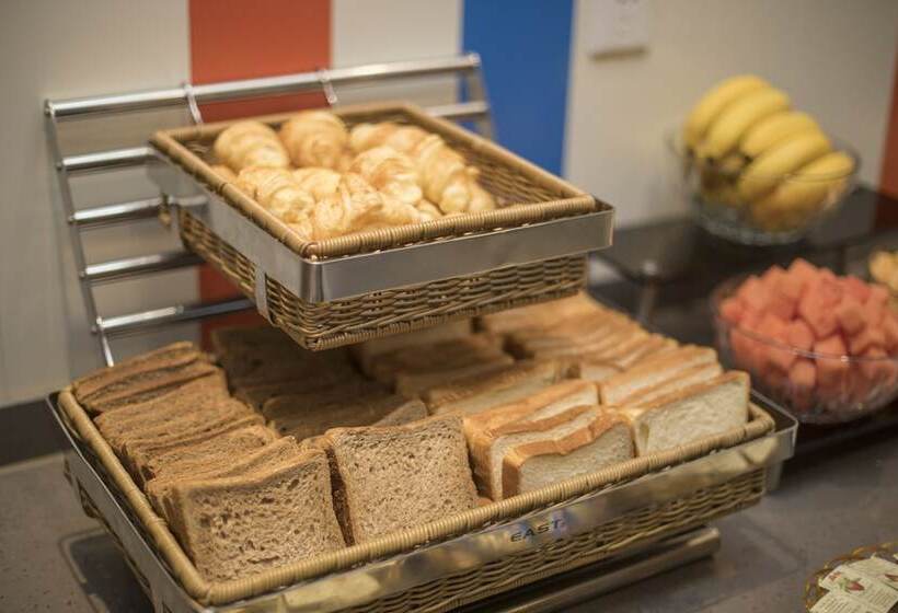 Hotel Holiday Inn Express Zhangjiagang East, An Ihg