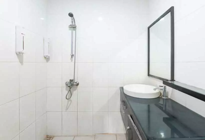 Hotelli Reddoorz @ Urip Sumoharjo