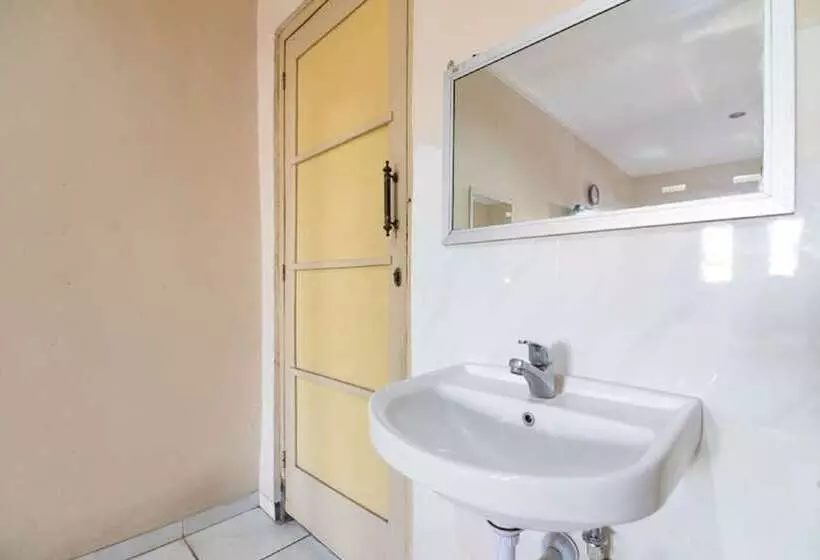 Hotelli Reddoorz @ Urip Sumoharjo