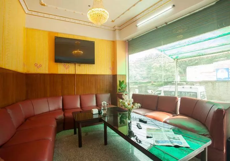 Oyo 195 Global Hotel And Restaurant