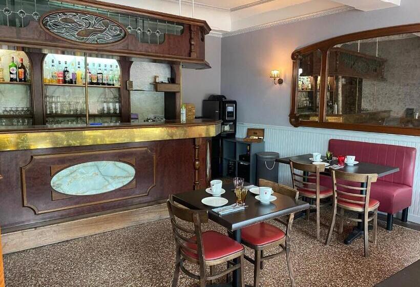 בית מלון כפרי Hôtel Les Trois Maures