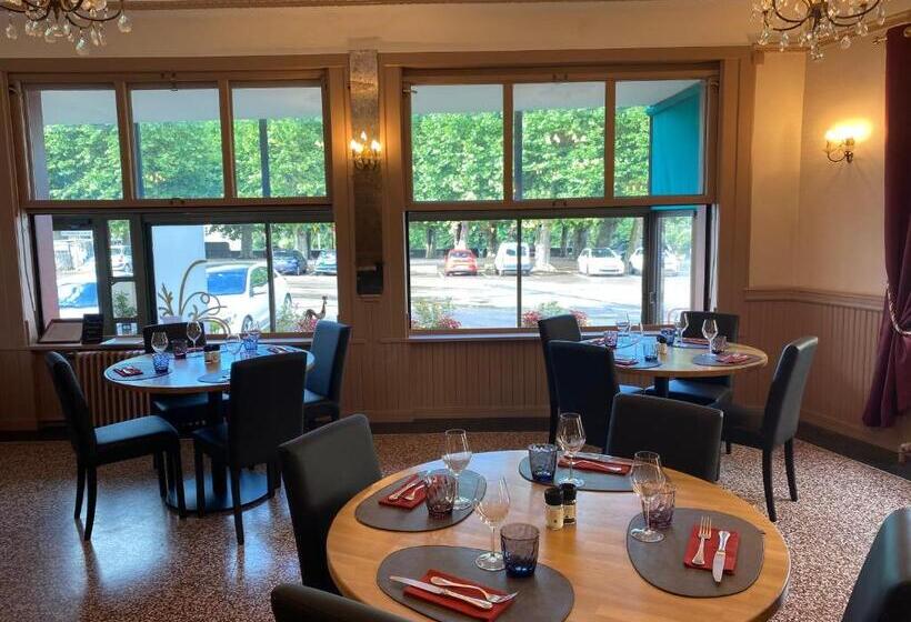 בית מלון כפרי Hôtel Les Trois Maures