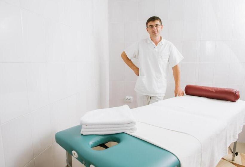 فندق Zelenyy Bir