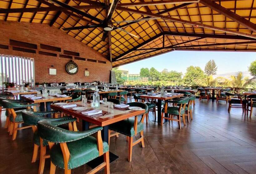 Resort Fazlani Natures Nest The Wellness Retreat