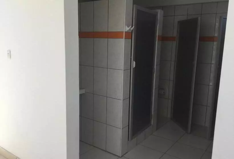 ペンション Antares Paracas