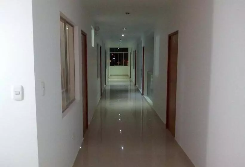 ペンション Antares Paracas