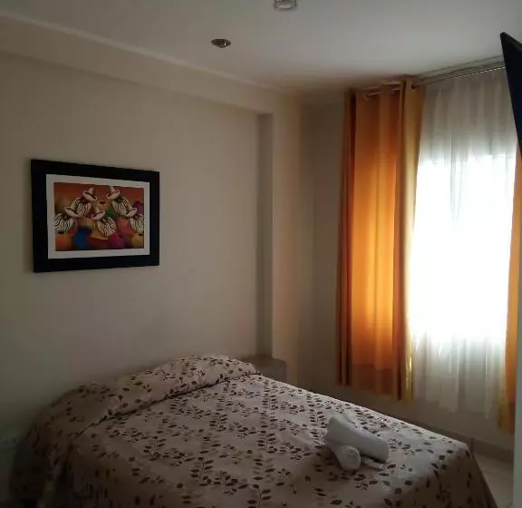 ペンション Antares Paracas