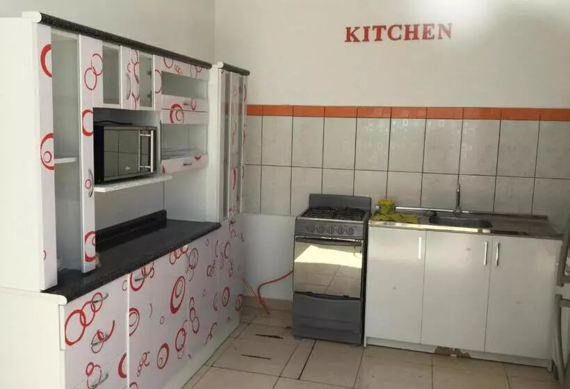 ペンション Antares Paracas