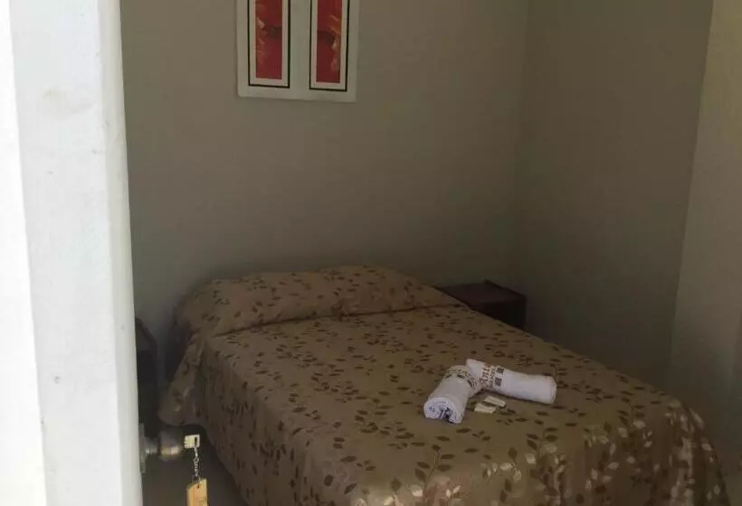 ペンション Antares Paracas