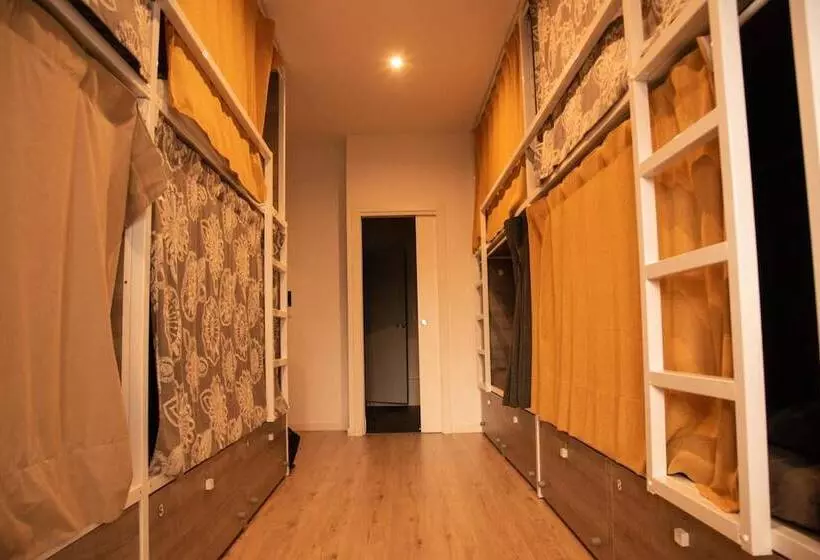 پانسیون Cantagua Hostel