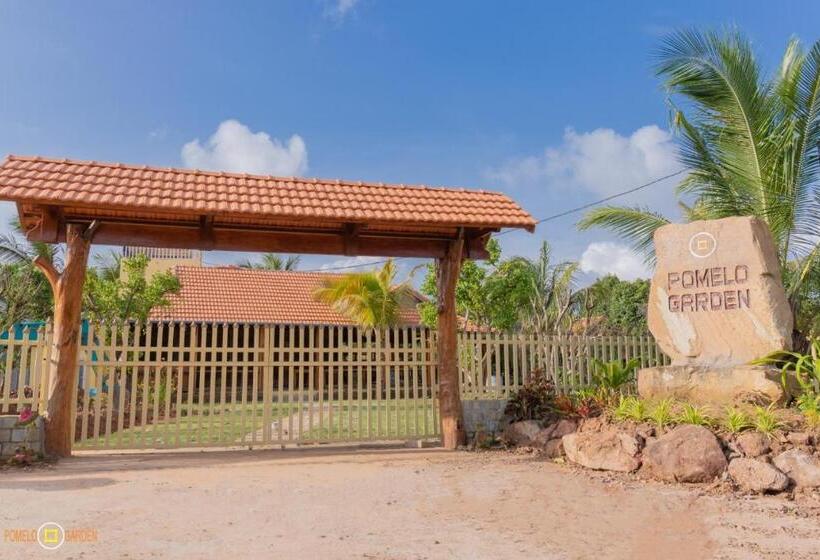 تختخواب و صبحانه Phu Quoc Pomelo Garden