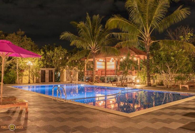 تختخواب و صبحانه Phu Quoc Pomelo Garden