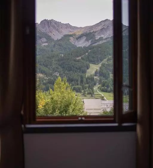 Hotelli Hôtel Restaurant Le Monêtier