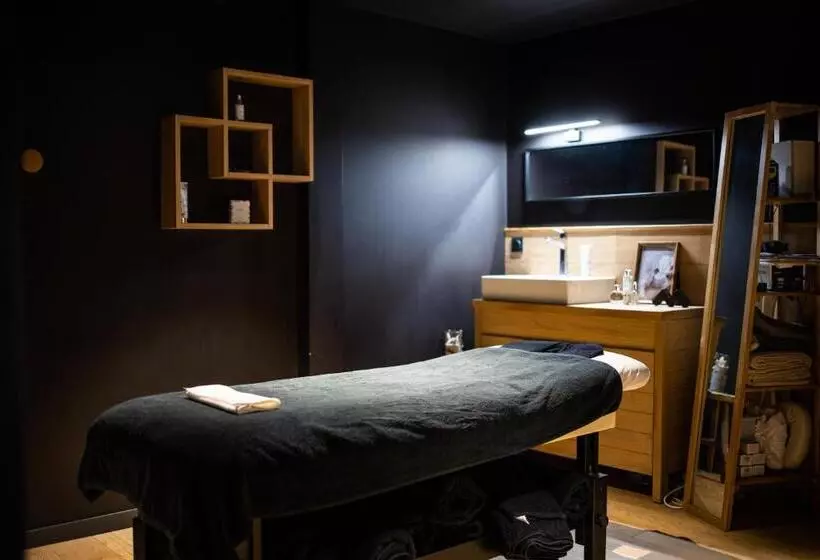 Hotelli Hôtel Restaurant Le Monêtier