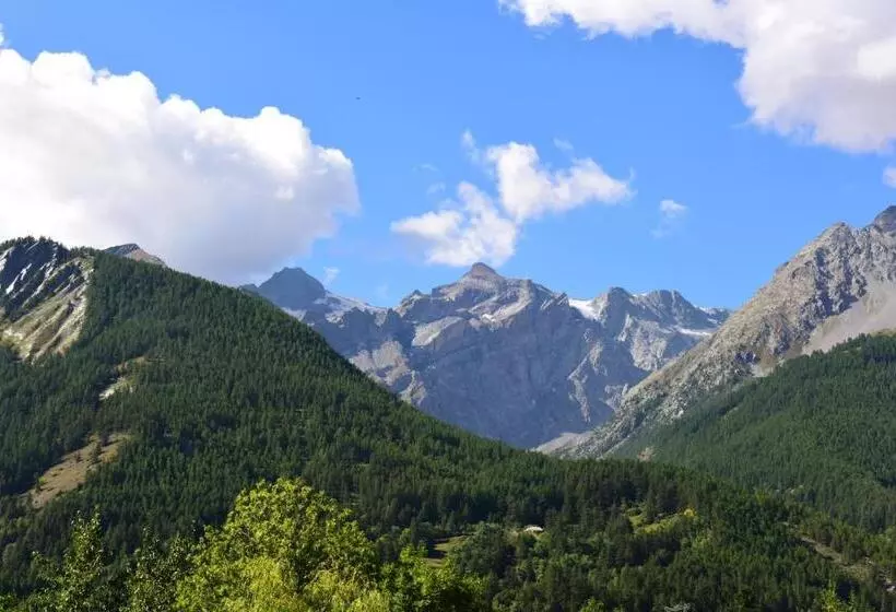 Hotelli Hôtel Restaurant Le Monêtier