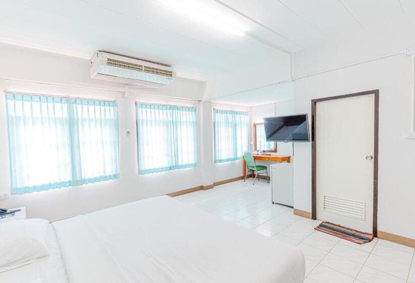 River Hotel The Budget