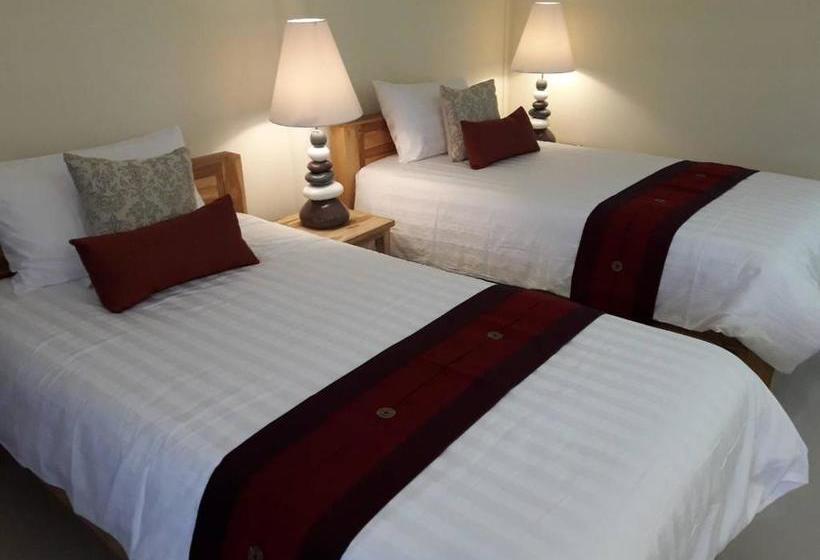 בית מלון כפרי Shankale Lodge Pai