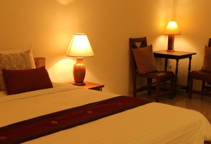 בית מלון כפרי Shankale Lodge Pai