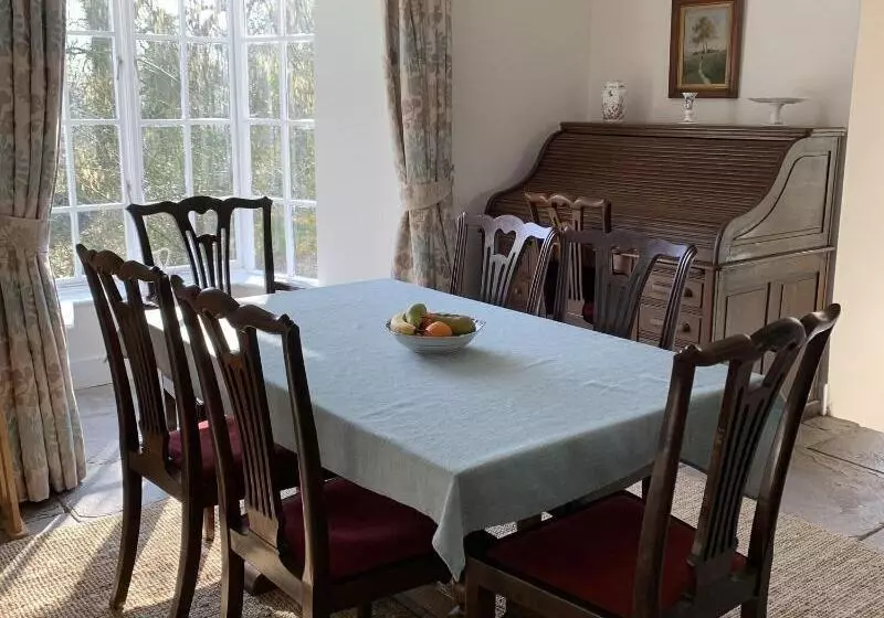 Pontyclerc Farm House Bed And Breakfast