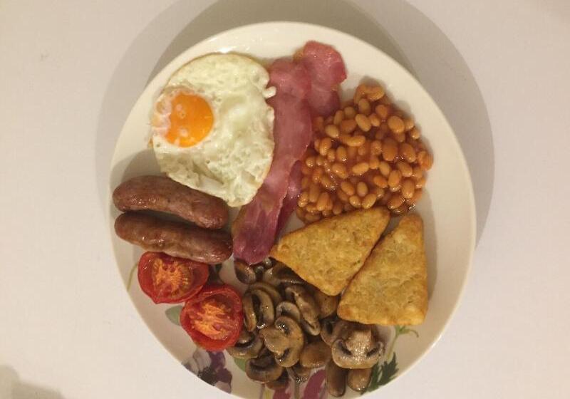 Pontyclerc Farm House Bed And Breakfast