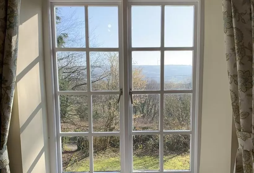 Pontyclerc Farm House Bed And Breakfast