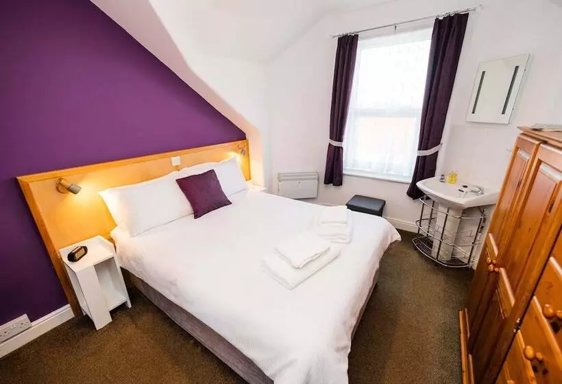 تختخواب و صبحانه Kenways Guest House
