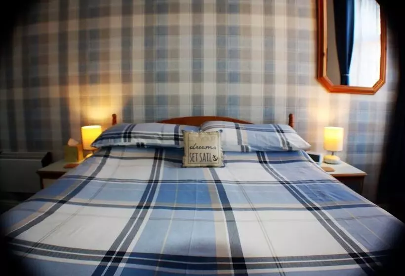 تختخواب و صبحانه Kenways Guest House