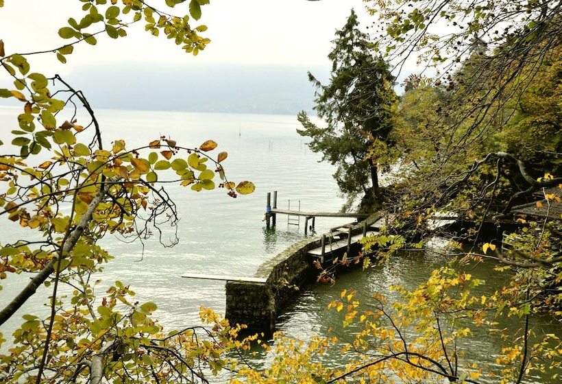 تختخواب و صبحانه Lake Villa Lotus