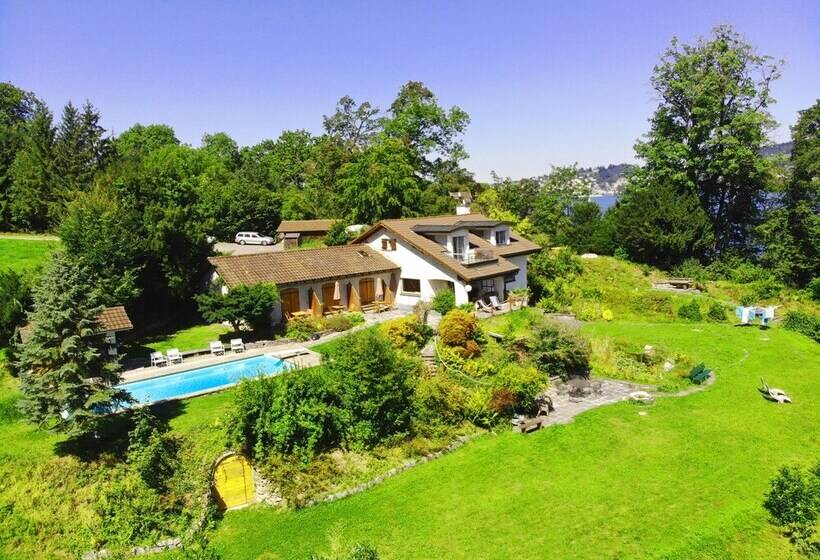 تختخواب و صبحانه Lake Villa Lotus