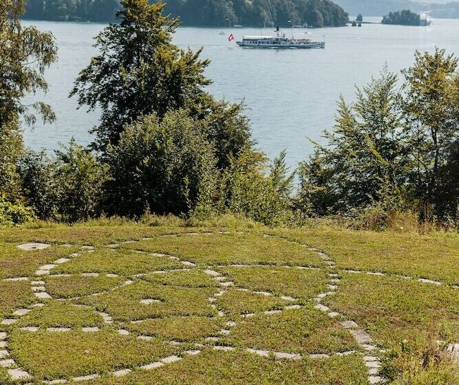 تختخواب و صبحانه Lake Villa Lotus