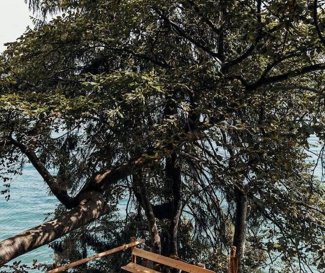 تختخواب و صبحانه Lake Villa Lotus