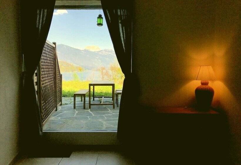 تختخواب و صبحانه Lake Villa Lotus