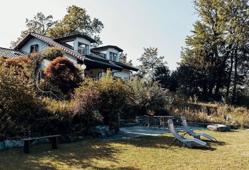 تختخواب و صبحانه Lake Villa Lotus