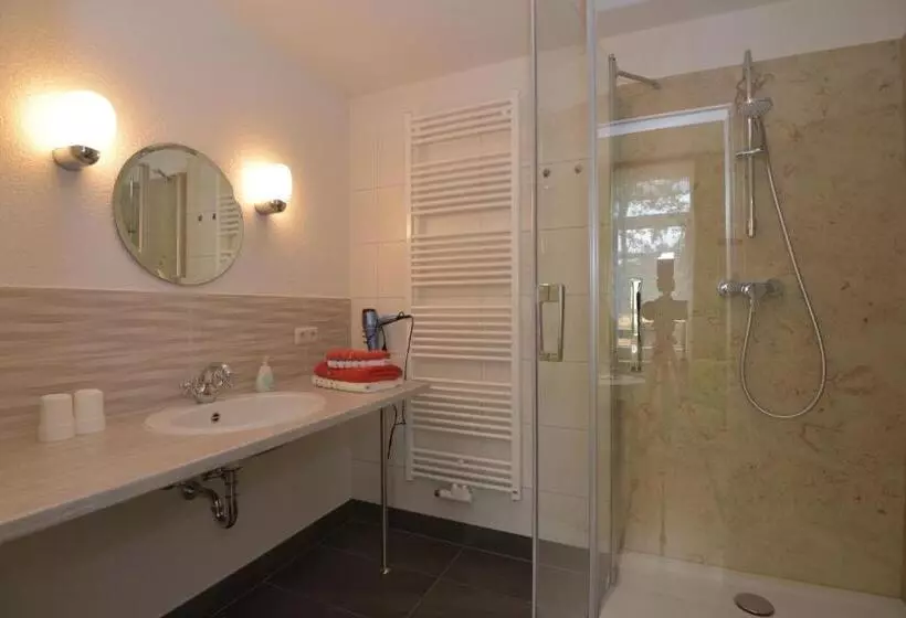 Aamiaismajoitus (B&B) Parkhotel Ebersdorf