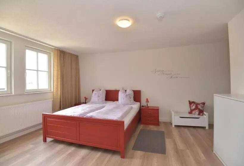 Aamiaismajoitus (B&B) Parkhotel Ebersdorf