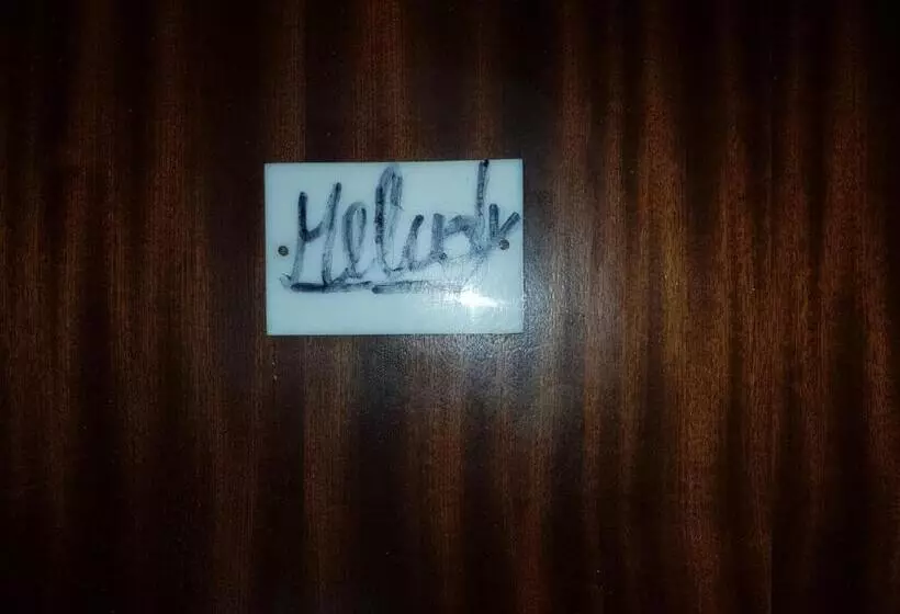 تختخواب و صبحانه Pensão Alcinda Bettencourt 100 Meters To The Beachfront