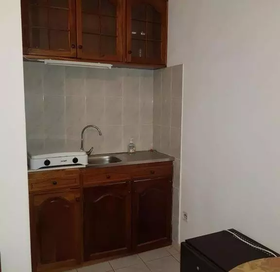 تختخواب و صبحانه Pensão Alcinda Bettencourt 100 Meters To The Beachfront