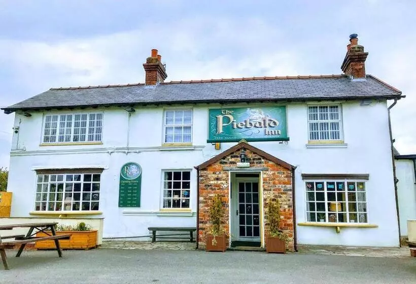 Hotelli The Piebald Inn