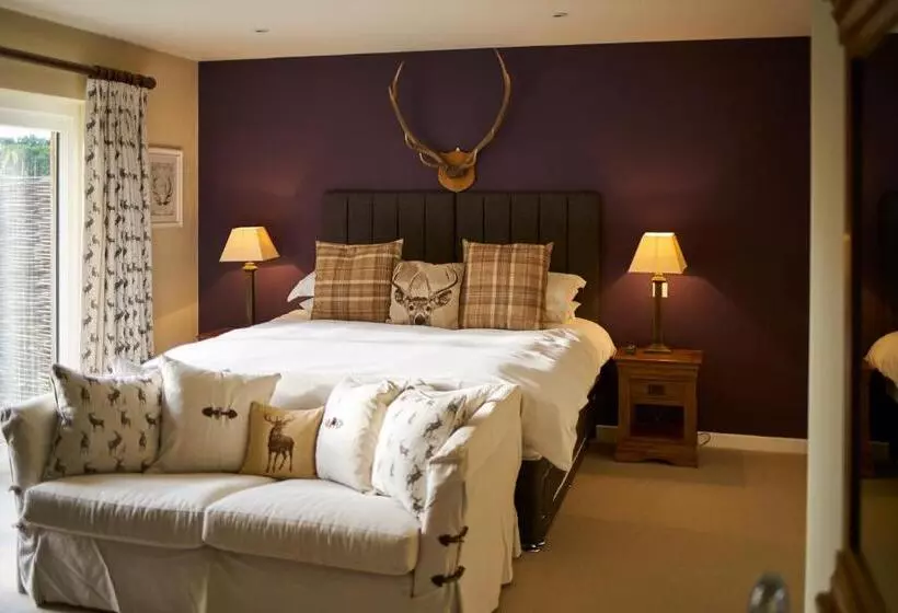 ユースホステル The Three Chimneys Country Pub