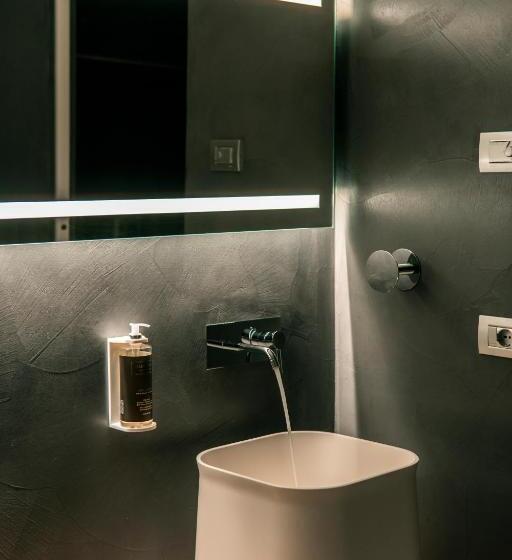 تختخواب و صبحانه Alla Riva