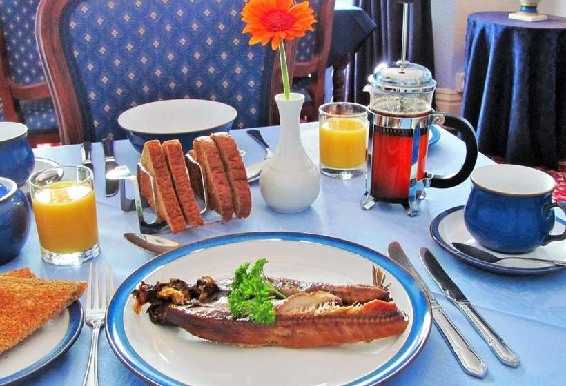 بنسيون Whitehaven Guest House