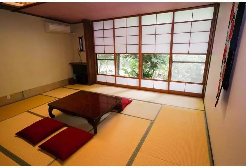 Retkeilymaja Onsen Yado Mizuguchi