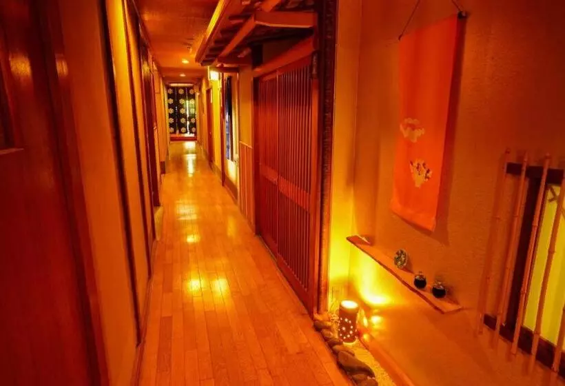 Retkeilymaja Onsen Yado Mizuguchi