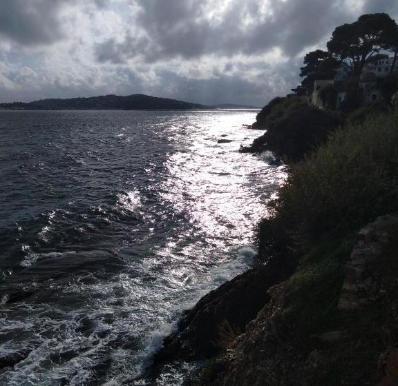 تختخواب و صبحانه Le Saint Louis Plage