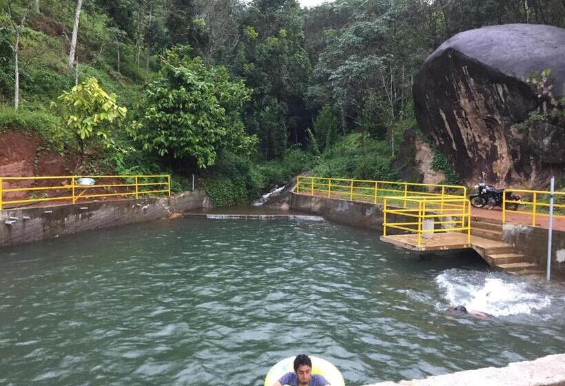 בית מלון כפרי Nutmeg Valley