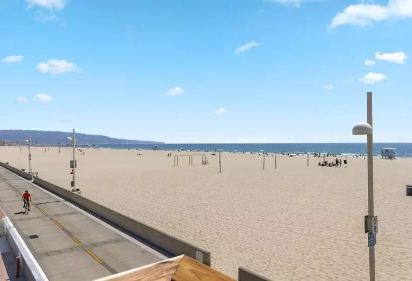 مُتل Sea Sprite Ocean Front